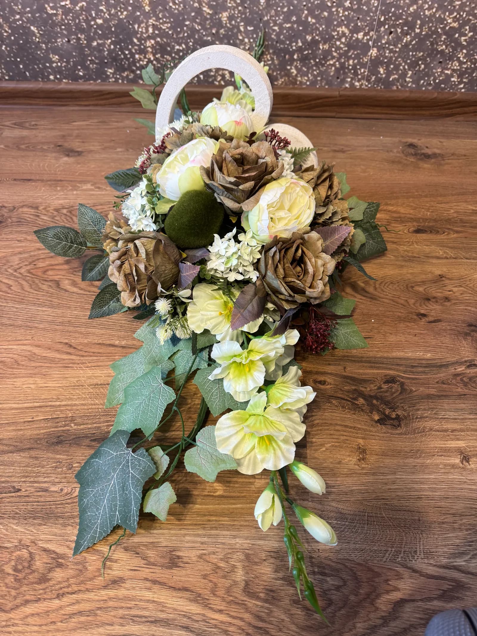 Komplet nagrobny — serce z mieczykiem · kremowo-oliwkowy — zdjęcie 3
